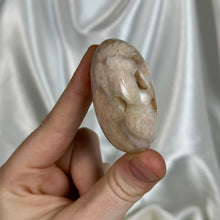 Load image into Gallery viewer, Flower Agate Palmstone A