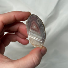 Load image into Gallery viewer, Swazi Rose Agate O (with Parallax Effect)