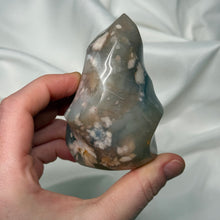 Load image into Gallery viewer, Moody Flower Agate Flame