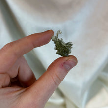 Load image into Gallery viewer, 2g Angel Chime Moldavite