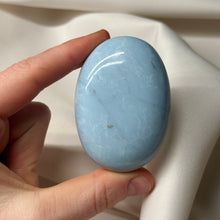 Load image into Gallery viewer, Blue Opal Palm A