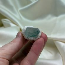 Load image into Gallery viewer, Inner Mongolian Quartz Point F