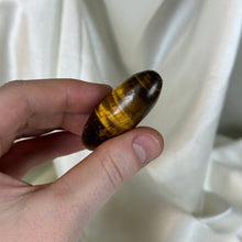 Load image into Gallery viewer, Tigers Eye Shiva Carving