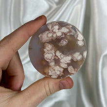 Load image into Gallery viewer, Flower Agate Pedestal Carving F