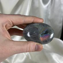 Load image into Gallery viewer, Labradorite Palmstone J
