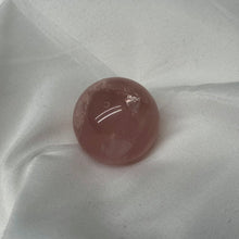 Load image into Gallery viewer, Berry Tone Mozambique Rose Quartz Sphere with double Asterism