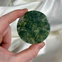 Load image into Gallery viewer, Moss Agate Disc Carving J