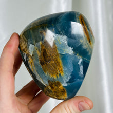 Load image into Gallery viewer, XL Deep Sea Blue Onyx Freeform B (1lb 7oz)