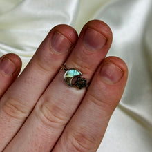 Load image into Gallery viewer, Size 4 Star & Moon Sterling Silver Labradorite Ring