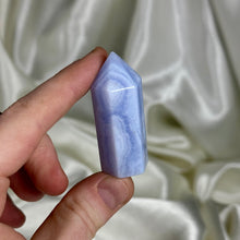 Load image into Gallery viewer, Blue Lace Agate Tower C