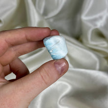 Load image into Gallery viewer, Larimar Tumble C