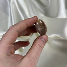 Load image into Gallery viewer, Sunstone Shiva Carving E