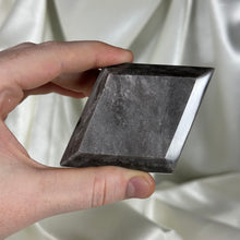 Load image into Gallery viewer, Sheen Obsidian Diamond Carving