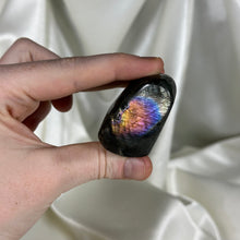 Load image into Gallery viewer, Purple and Silver Labradorite Freeform