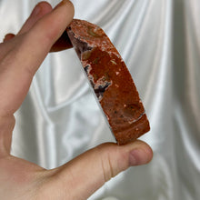 Load image into Gallery viewer, Moody Agate Specimen