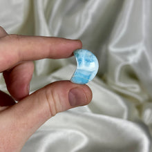 Load image into Gallery viewer, Larimar Moon A