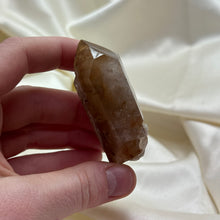 Load image into Gallery viewer, Breathtaking Rutilated Quartz Point