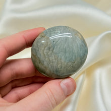 Load image into Gallery viewer, Polychrome Jasper Palmstone K