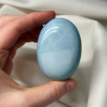 Load image into Gallery viewer, Blue Opal Palm A