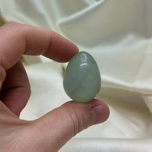 Load image into Gallery viewer, Fluorite Egg D