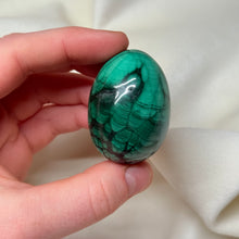 Load image into Gallery viewer, Malachite Egg Carving
