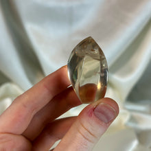 Load image into Gallery viewer, High Clarity Champagne Citrine Flame