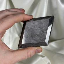 Load image into Gallery viewer, Sheen Obsidian Diamond Carving C