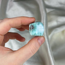 Load image into Gallery viewer, XL Larimar Tumble D