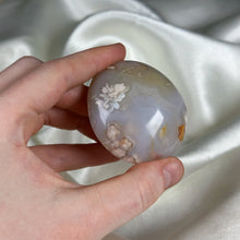 Load image into Gallery viewer, Flower Agate Palmstone A
