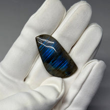 Load image into Gallery viewer, Labradorite Cabochon 39.15ct