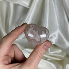 Load image into Gallery viewer, Flower Agate Heart Carving C