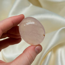 Load image into Gallery viewer, Star Rose Quartz Palmstone C