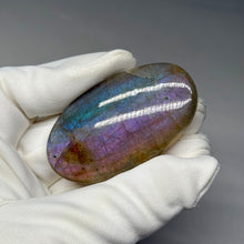 Load image into Gallery viewer, XL Labradorite Cabochon 151.95ct