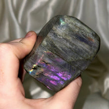Load image into Gallery viewer, Purple Flash Labradorite Freeform