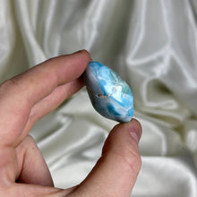 Load image into Gallery viewer, Larimar Tumble A