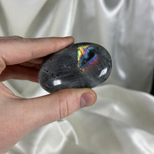 Load image into Gallery viewer, Labradorite Palmstone J