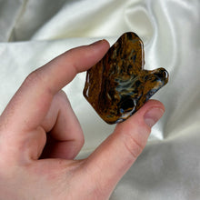 Load image into Gallery viewer, Pietersite Slab