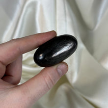 Load image into Gallery viewer, Hypersthene Shiva Carving