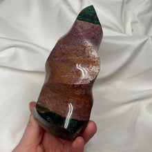 Load image into Gallery viewer, Contrast Sea Jasper Flame (1lb8oz)