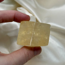 Load image into Gallery viewer, Honey Calcite Freeform A