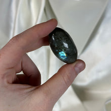 Load image into Gallery viewer, Labradorite Shiva Carving A
