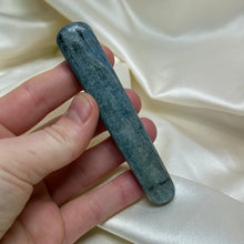 Load image into Gallery viewer, Polished Flashy Blue Kyanite Wand Carving