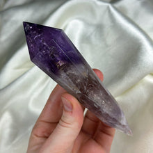 Load image into Gallery viewer, A-Grade Amethyst Vogel Carving