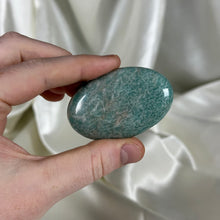 Load image into Gallery viewer, Super Flashy Amazonite Palmstone F
