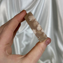 Load image into Gallery viewer, Flower Agate Pedestal Carving J