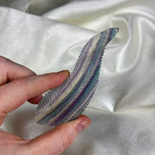 Load image into Gallery viewer, Fluorite Feather Carving A