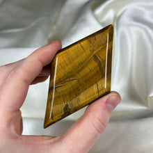 Load image into Gallery viewer, Tigers Eye Diamond Carving B
