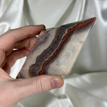 Load image into Gallery viewer, Lace Amethyst Diamond Carving A