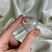Load image into Gallery viewer, Flower Agate Heart Carving G