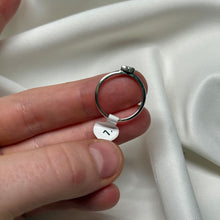 Load image into Gallery viewer, Size 7 Sterling Silver Meteorite Star Carving Ring A